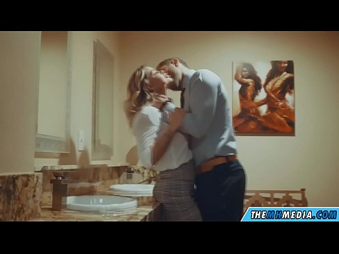 ❤️ Xa i-blonde ene-busty ikuhenda kwindlu yangasese yoluntu ❤️❌  kuthi xh.niceporn.ru ❌️❤
